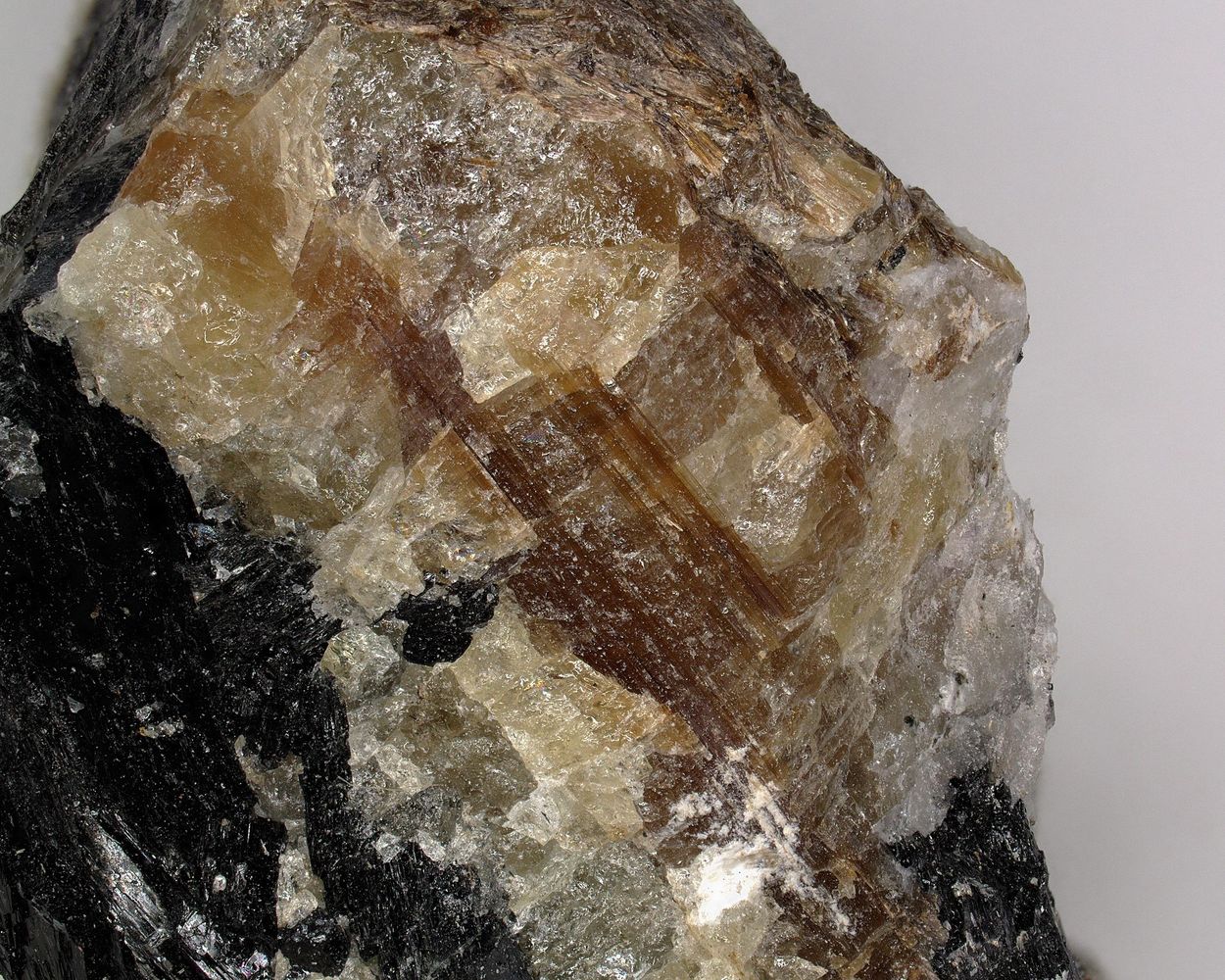 Fluorcaphite