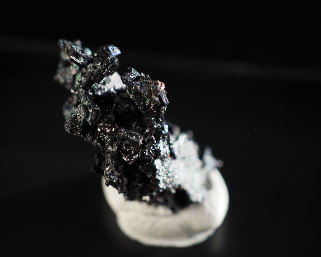 Hardystonite