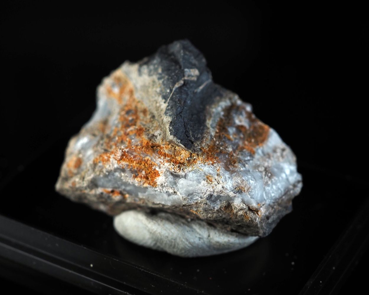 Saneroite