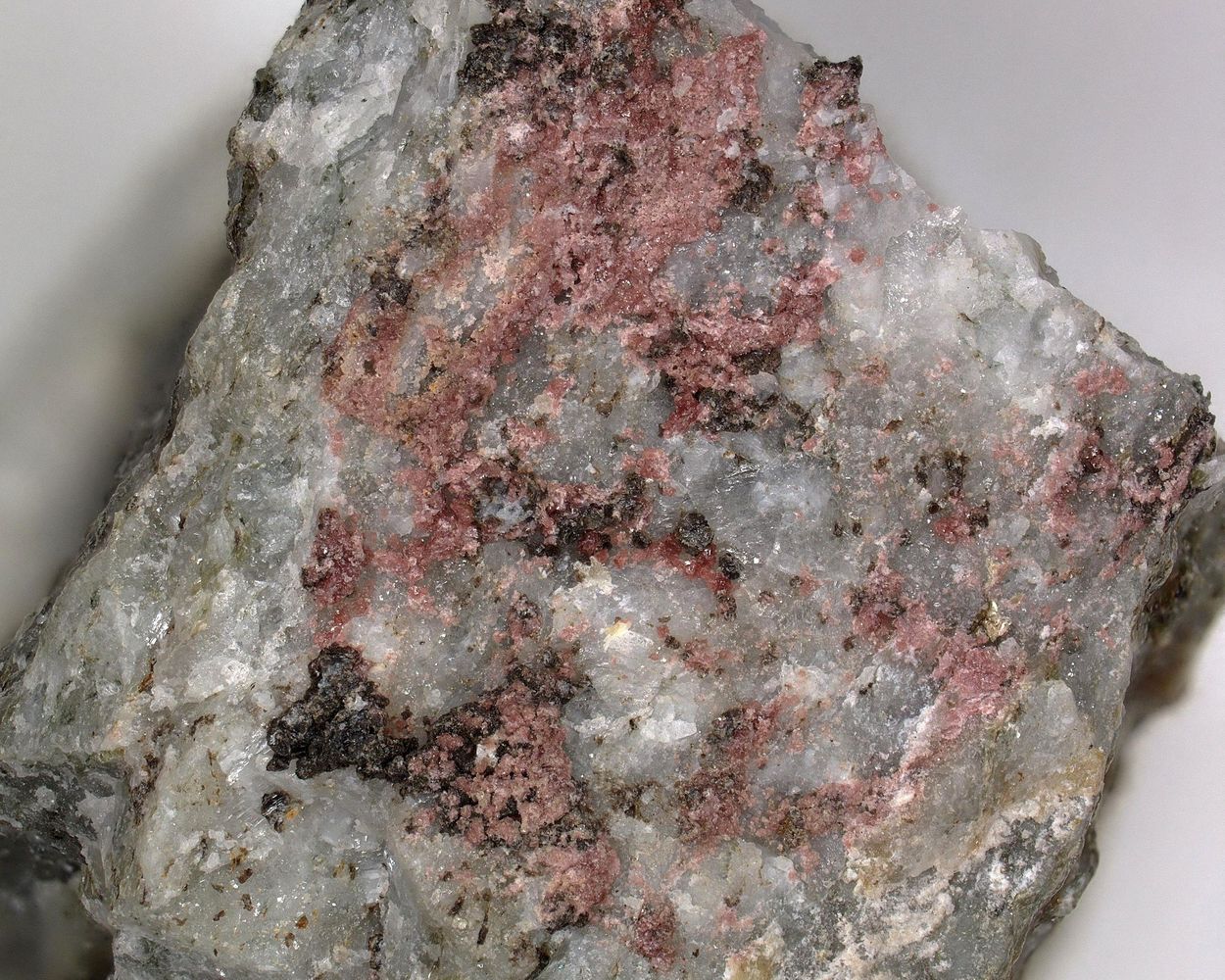 Aluminocerite-(Ce)