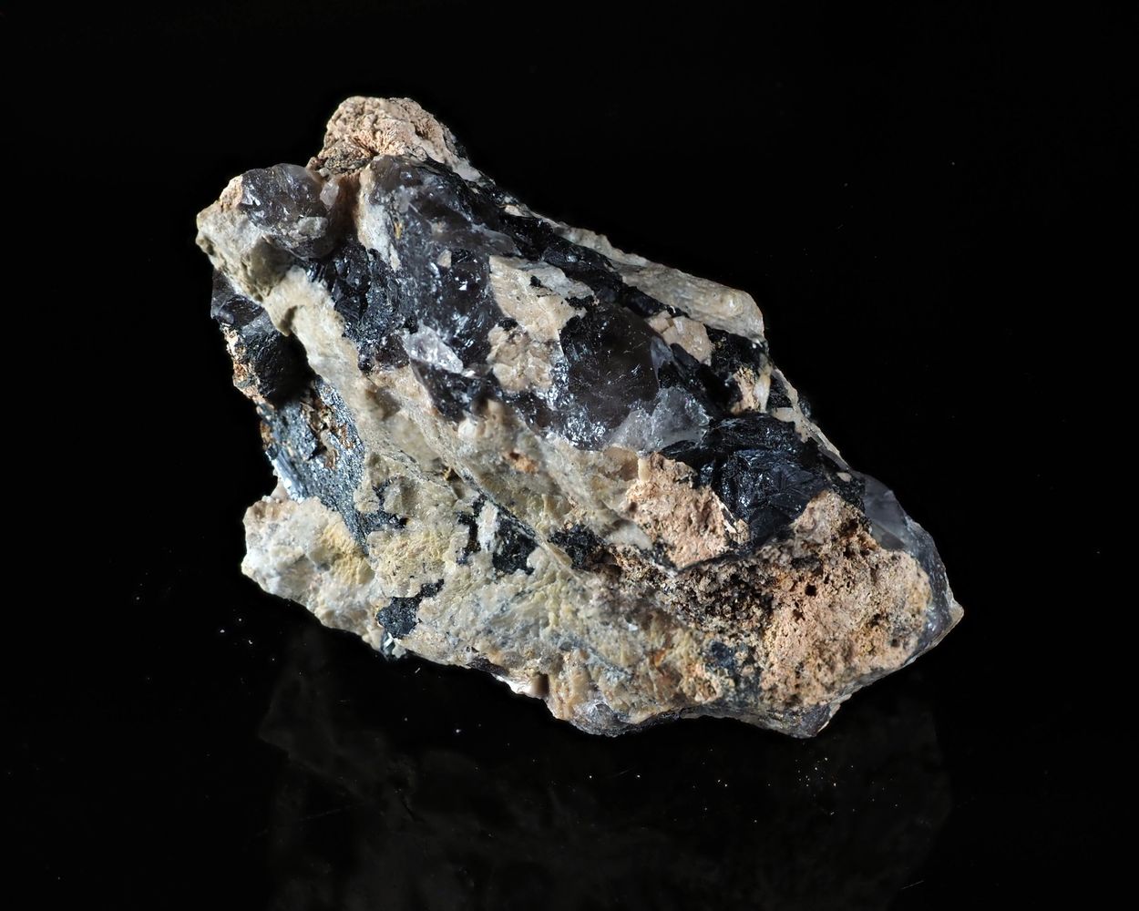 Zektzerite