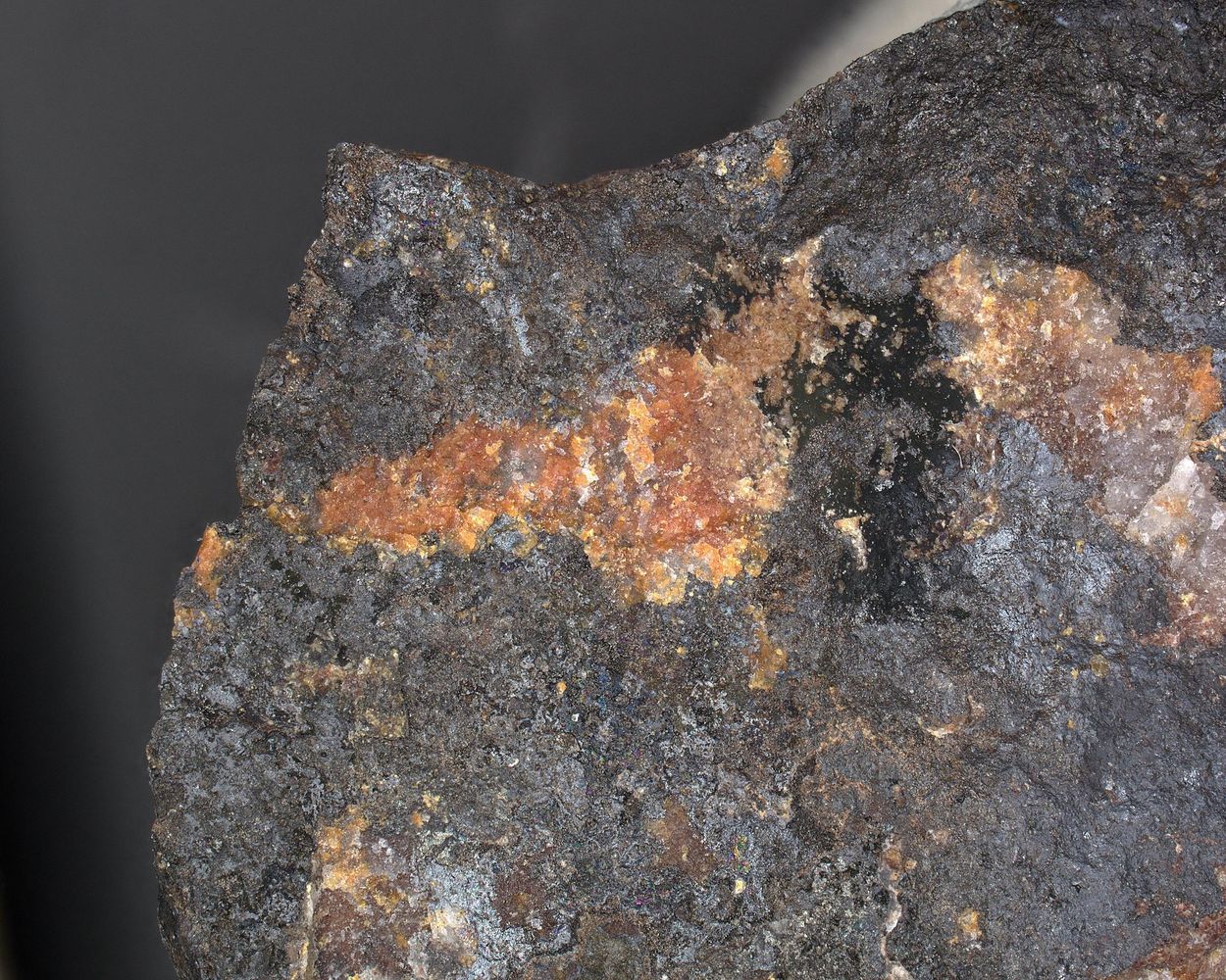Braccoite