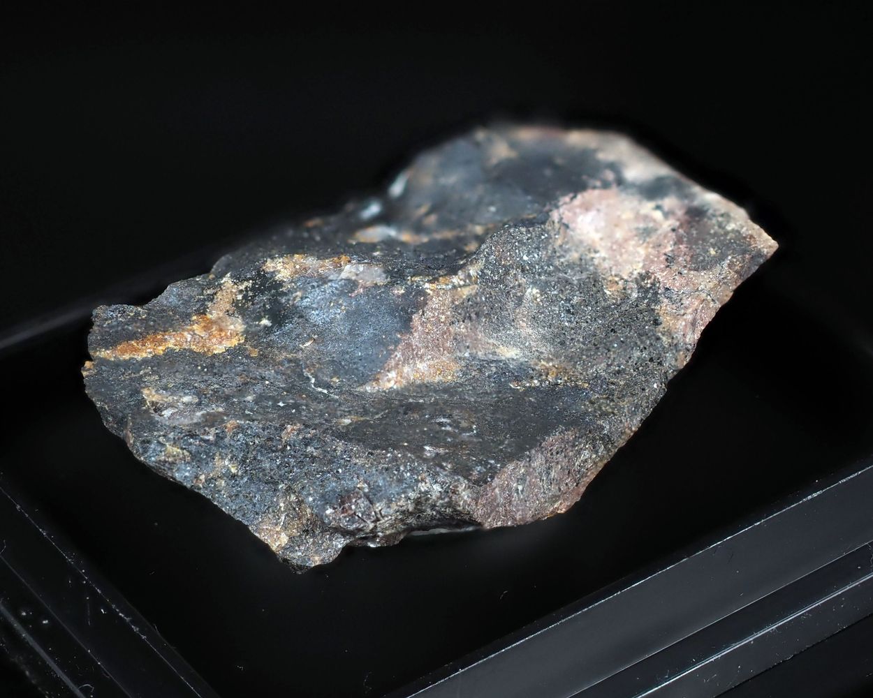 Braccoite