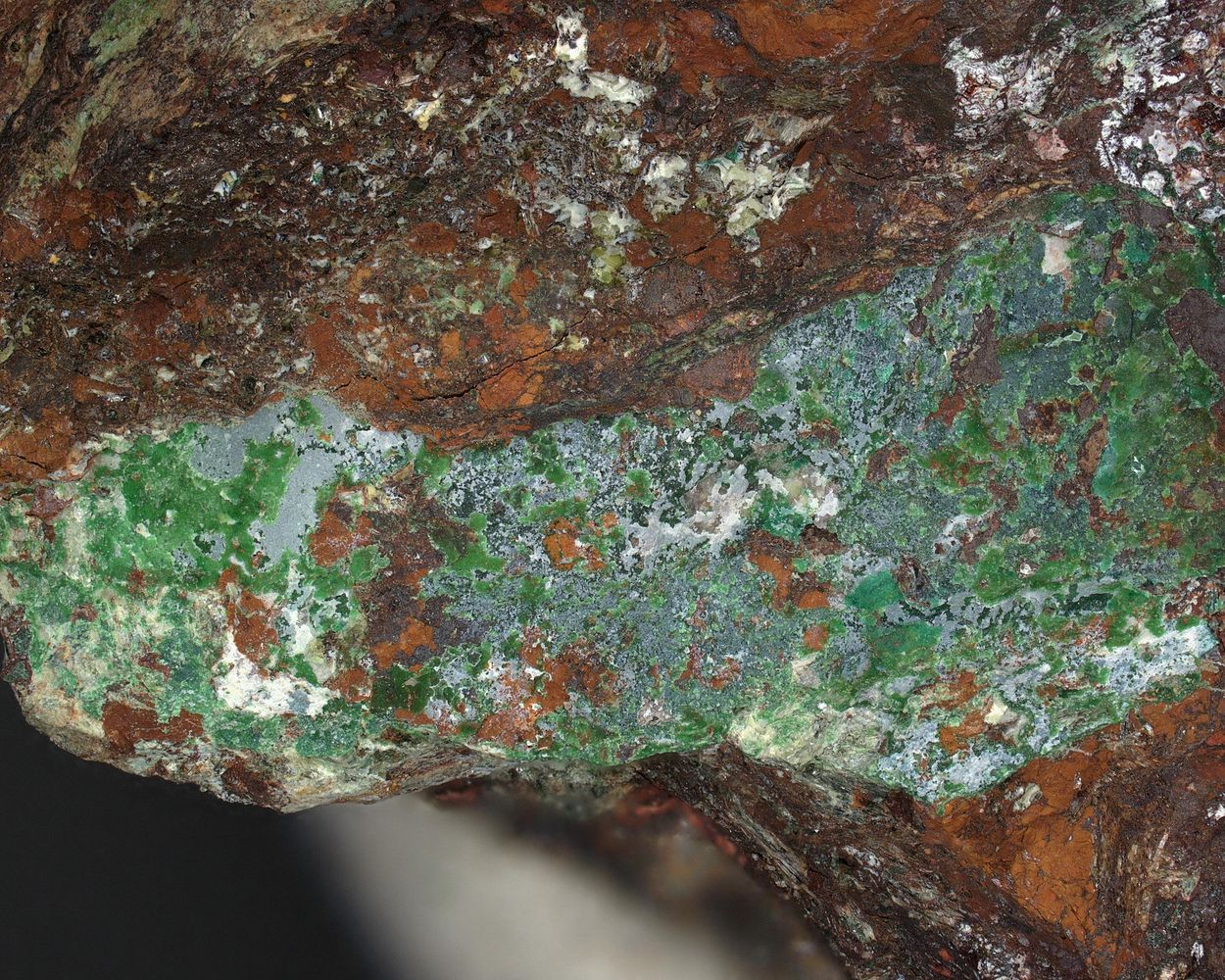 Glaukosphaerite