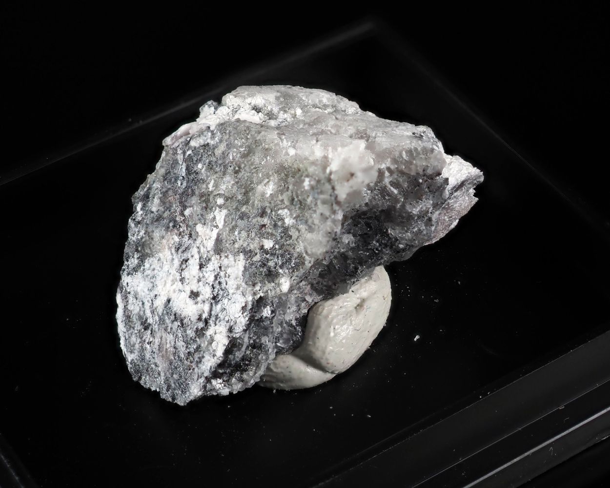 Ekaterinite