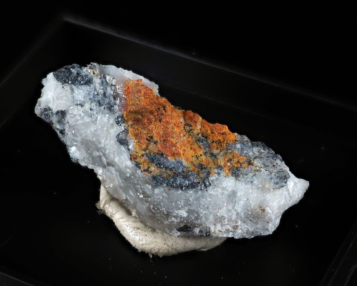 Manganberzeliite