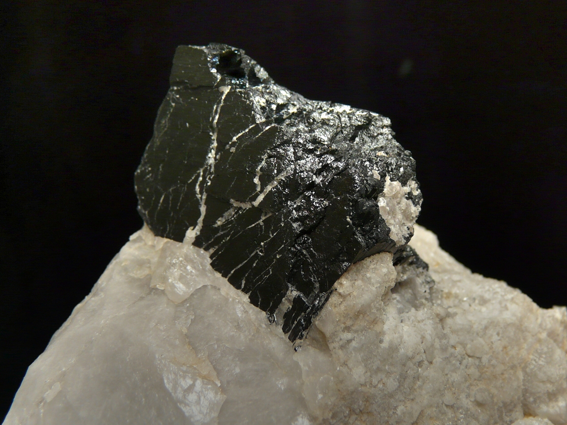 Tantalite-(Mn)