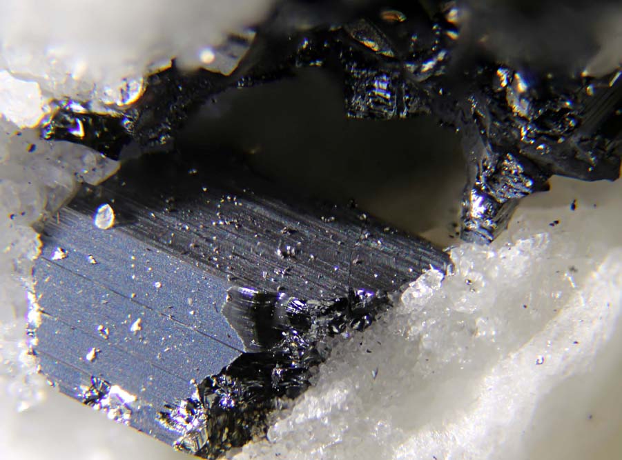 Dekatriasartorite & Argentobaumhauerite