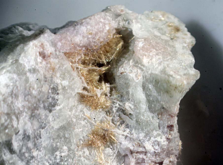 Barytolamprophyllite & Raite