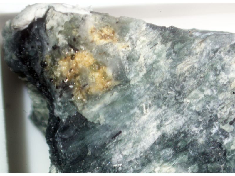 Chestermanite