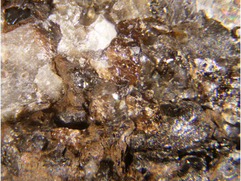 Manganhumite