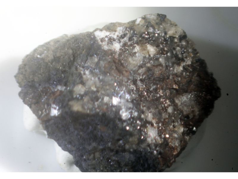 Manganhumite