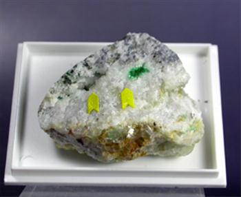 Bariopharmacosiderite & Cornwallite