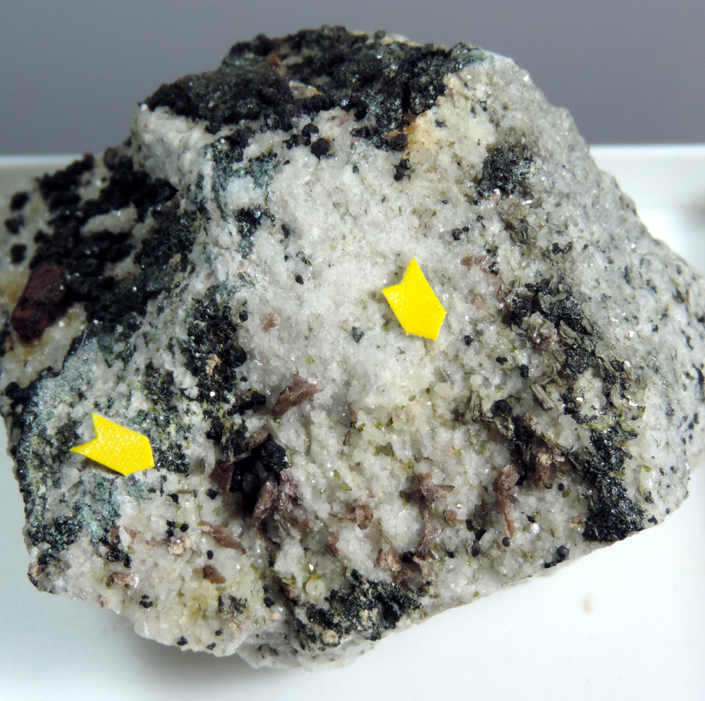 Tilasite & Epidote