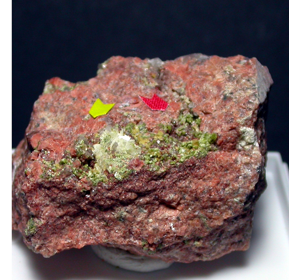 Synchysite-(Ce) Dolomite & Muscovite