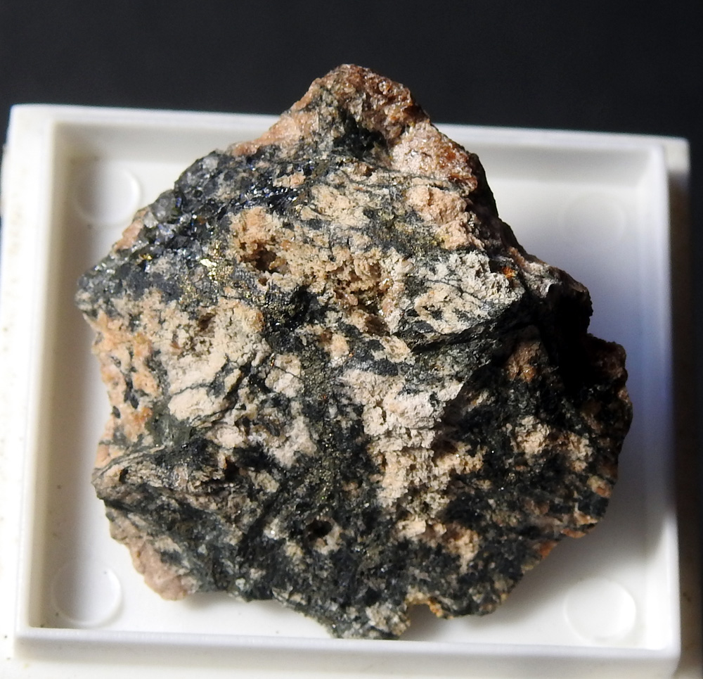 Benyacarite & Phosphosiderite