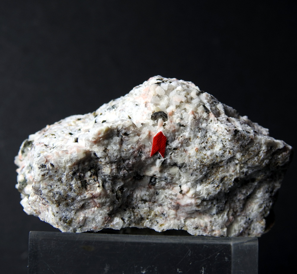 Hingganite-(Y) & Muscovite