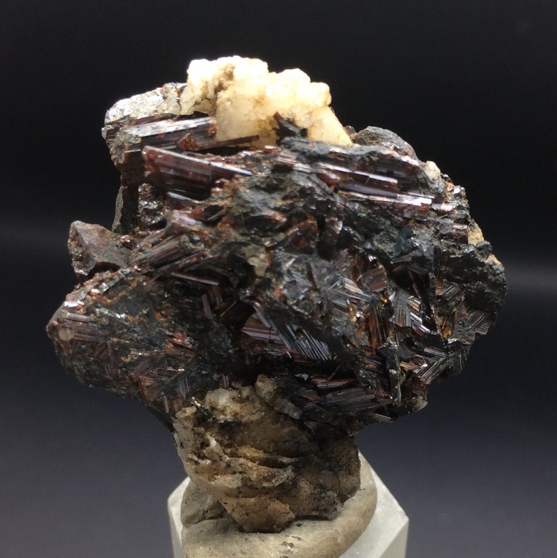 Hematite With Rutile