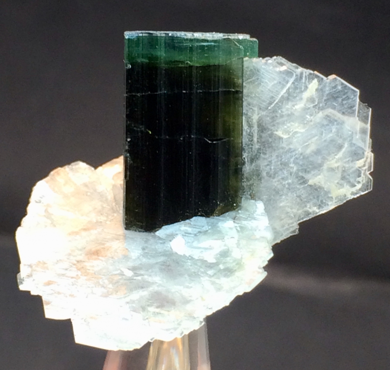 Elbaite With Cleavelandite