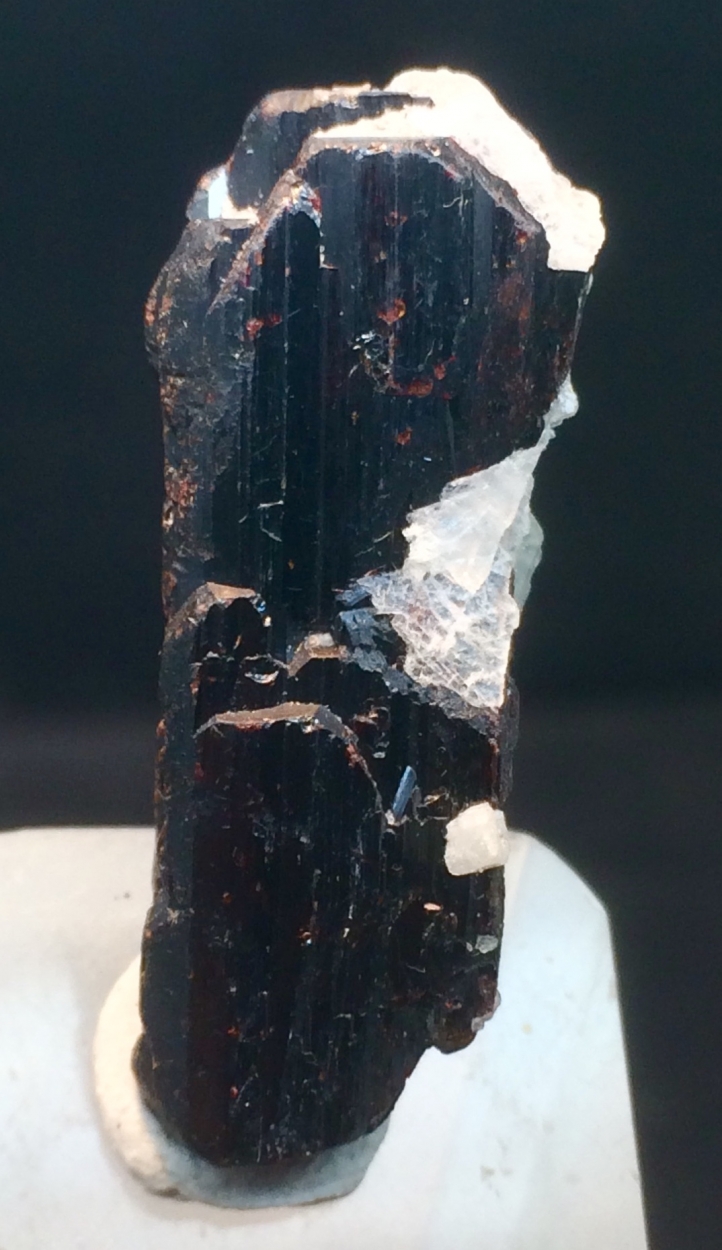 Tantalite-(Mn)