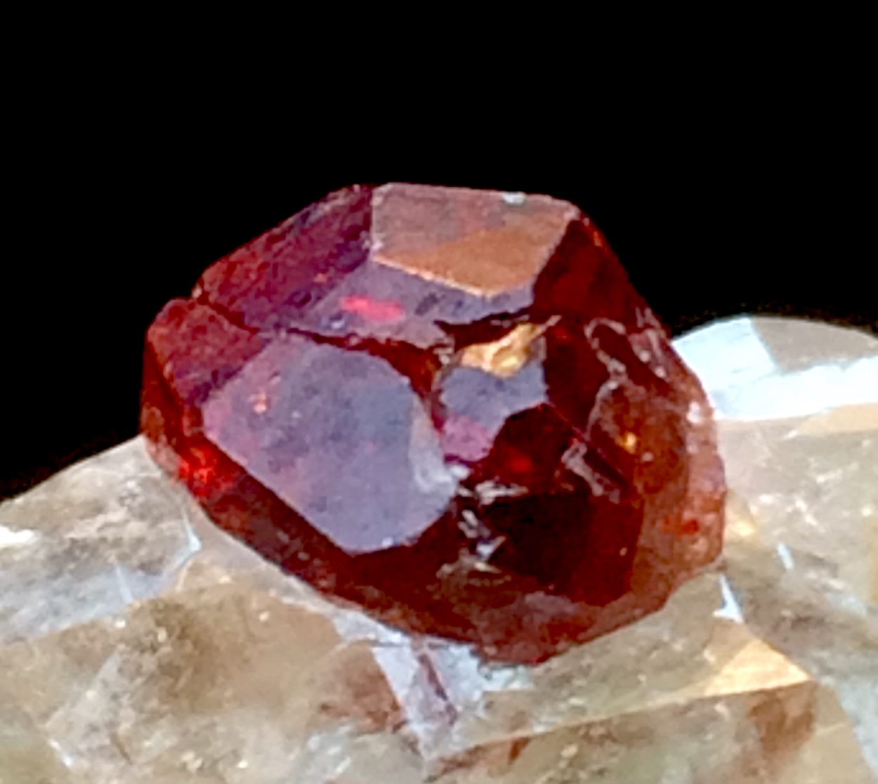 Spessartine Var Garnet With Quartz