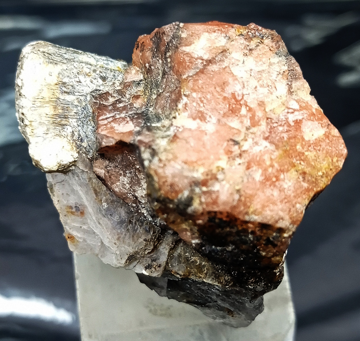 Triplite With Quartz & Muscovite