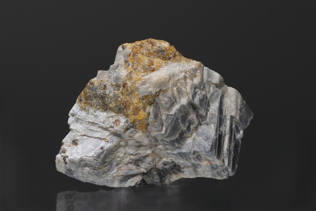 Wöhlerite