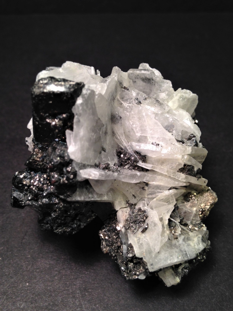 Enargite On Baryte & Pyrite