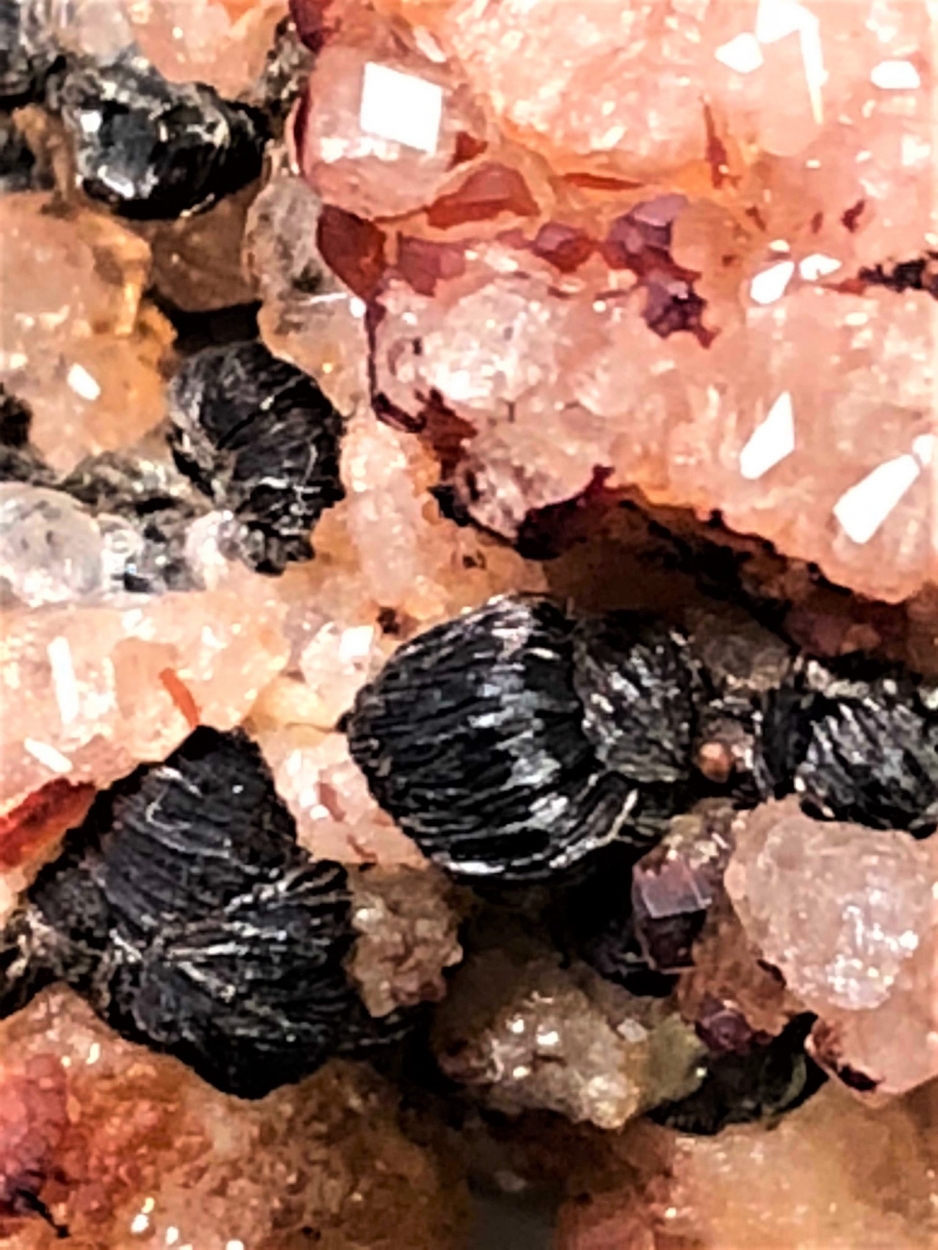 Grossular With Clinochlore