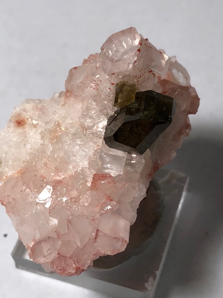 Uvite On Magnesite