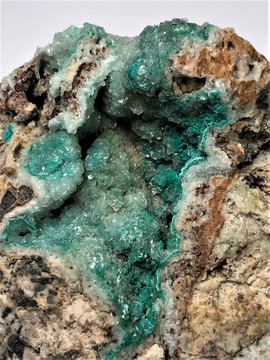 Hemimorphite On Rosasite & Malachite