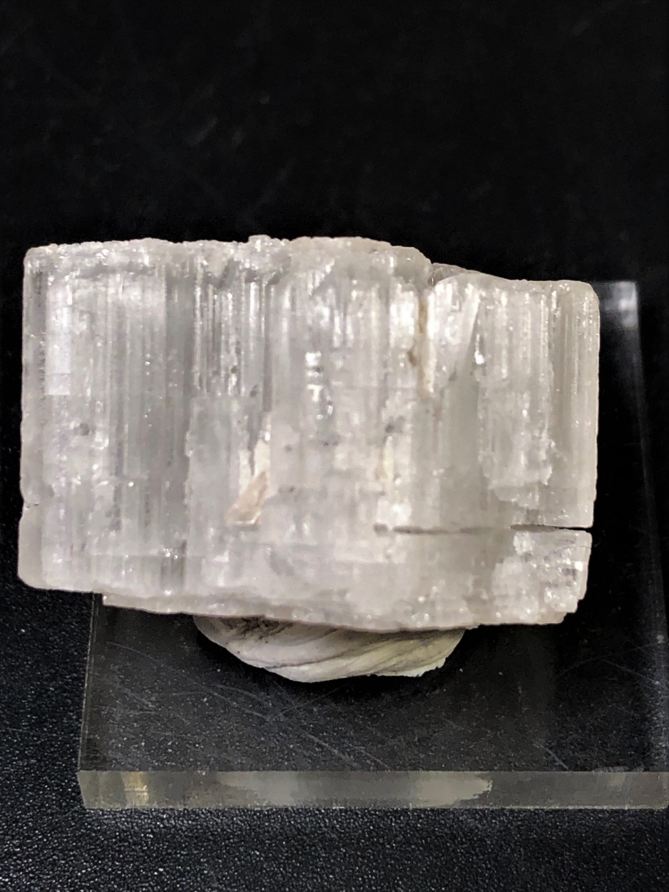 Beryllonite