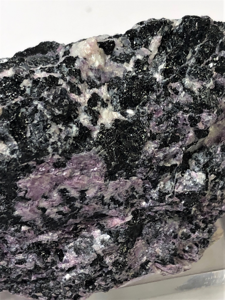 Kämmererite With Chromite