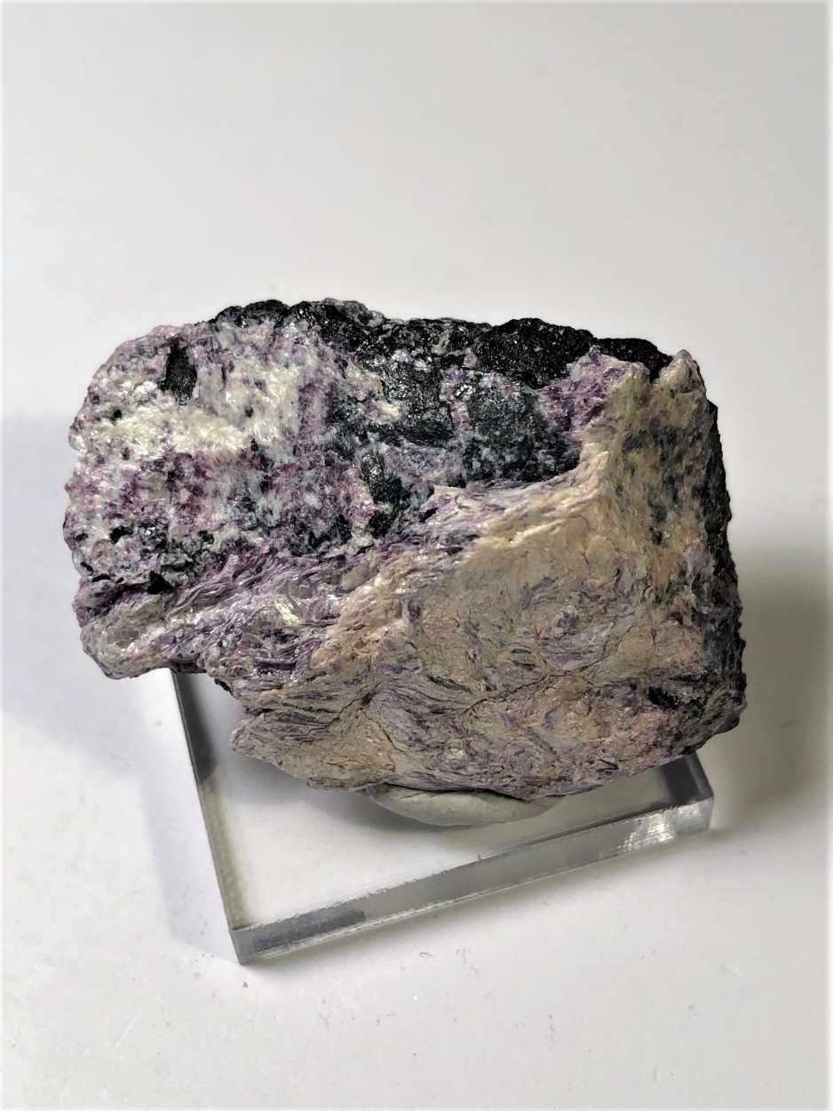 Kämmererite With Chromite