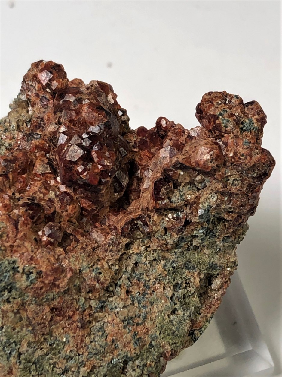 Actinolite Var Uralite Psm Diopside & Andradite