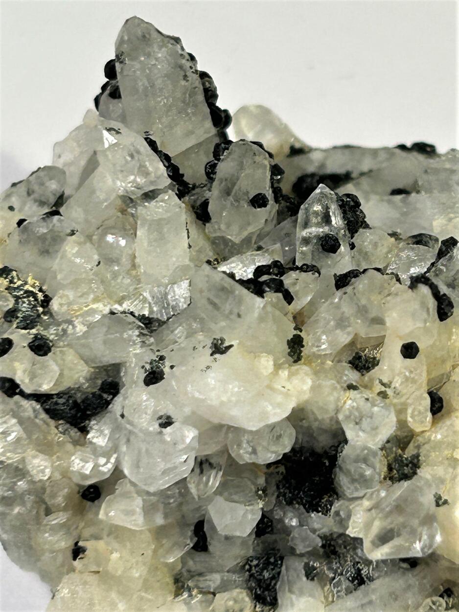 Quartz With Clinochlore