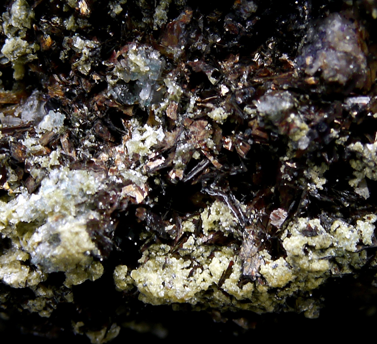 Hübnerite & Apatite