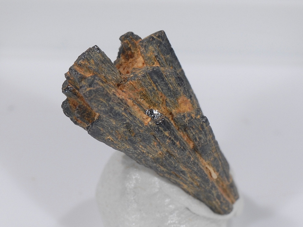 Fergusonite-(Y)