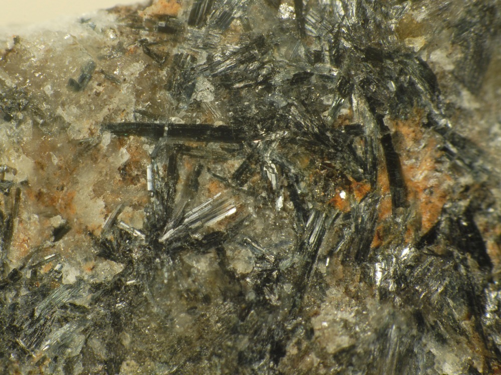 Magnesiotaramite