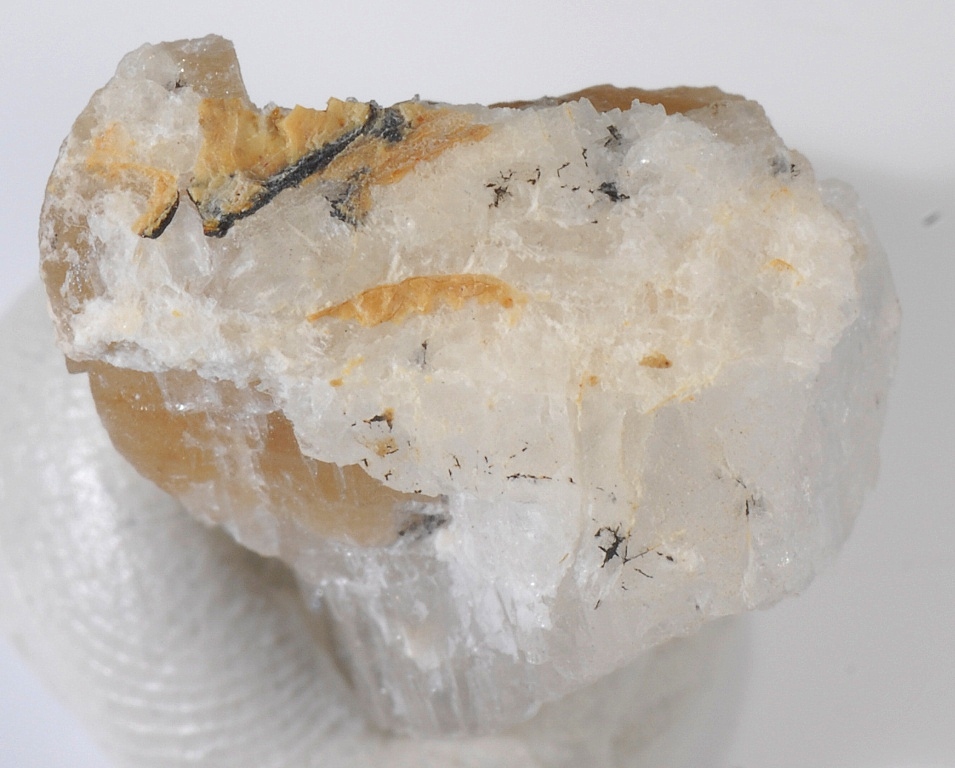 Karnasurtite-(Ce)