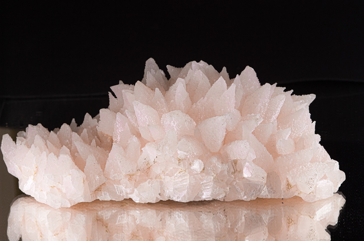 Manganoan Calcite