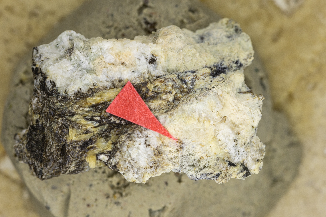 Phosphoinnelite