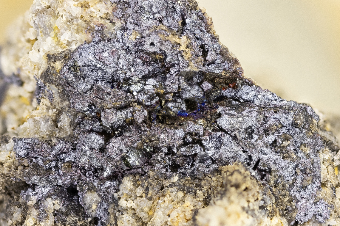 Tvalchrelidzeite & Metacinnabar