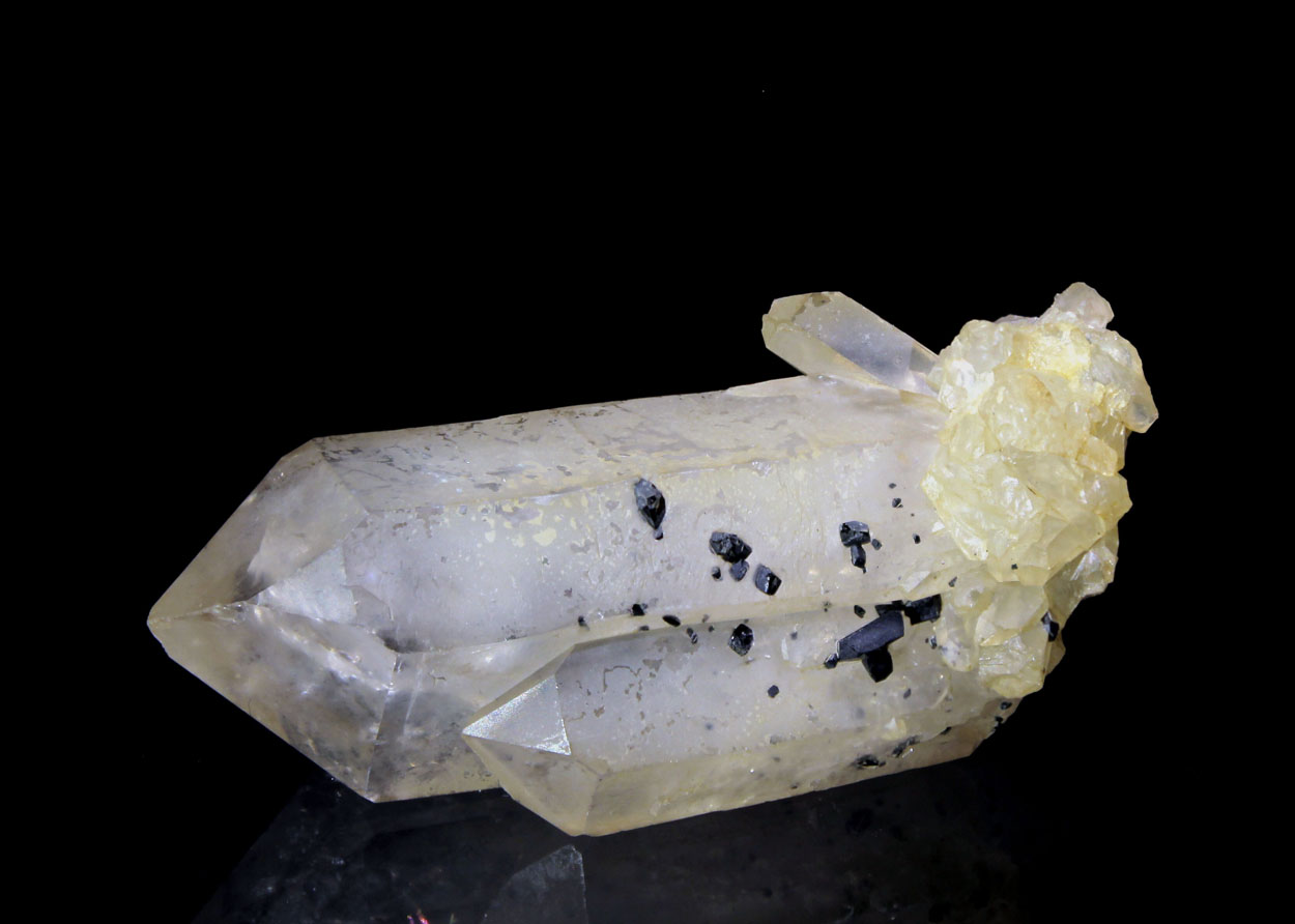 Babingtonite On Quartz