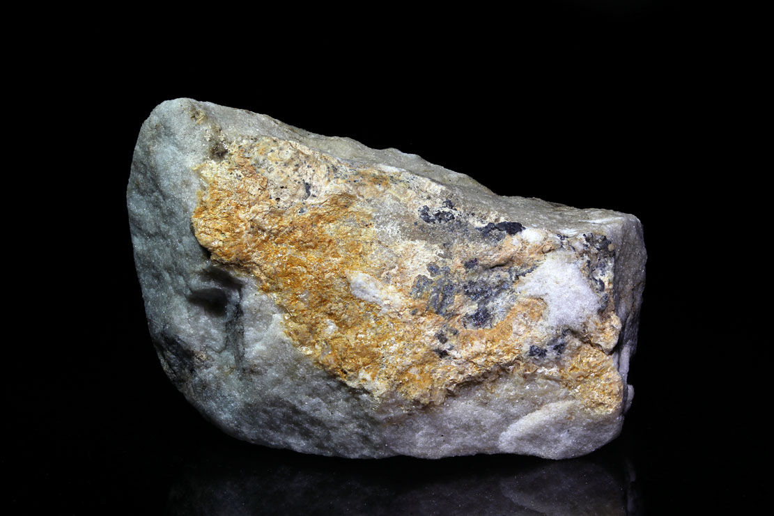 Pyroaurite