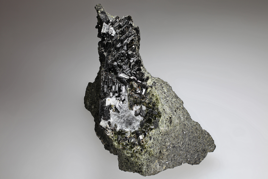 Calzirtite & Augite