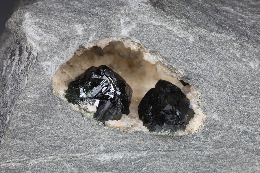 Libethenite