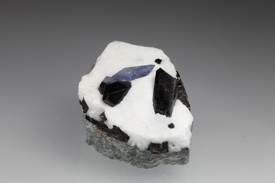 Neptunite & Benitoite