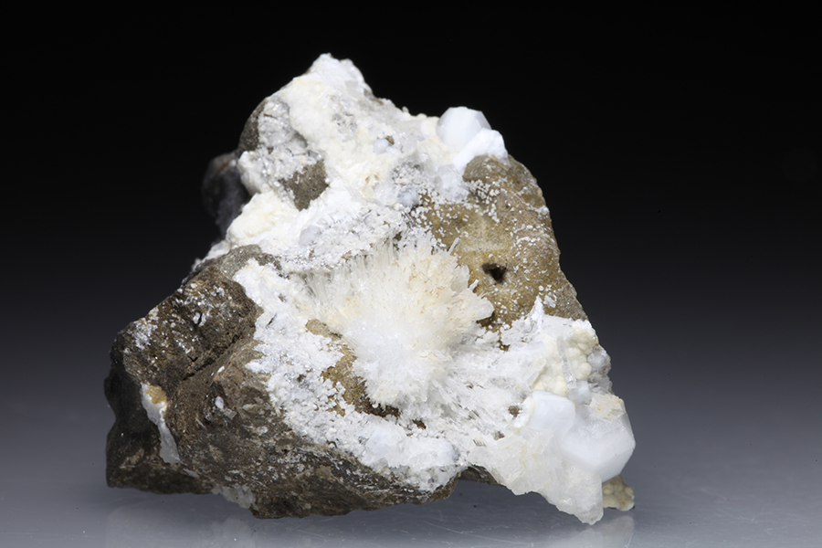 Gmelinite Natrolite & Phillipsite