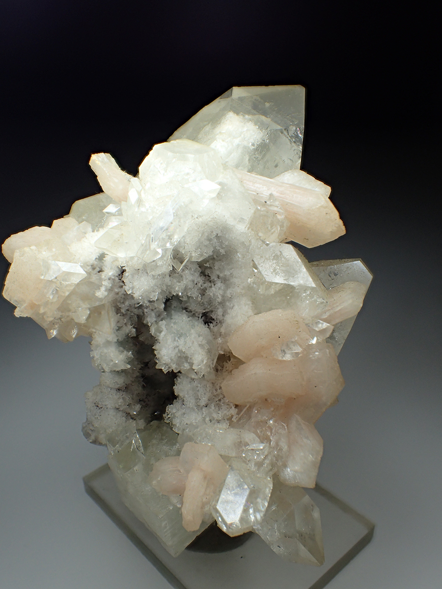 Apophyllite & Stilbite & Chalcedony